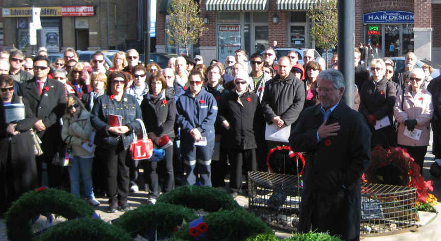 Nov-11-RH-Town-Wreath-Mayor-Barrow